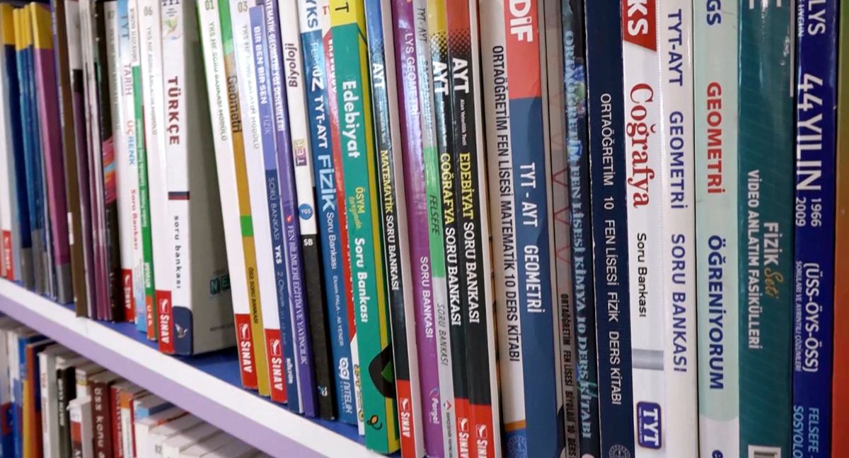 Okullarda Zorla Kitap Satışı Suç Sayılıyor