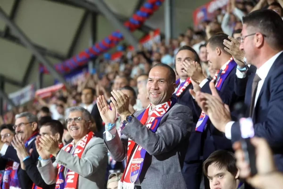 68 Aksarayspor Taraftarından Stadyuma Zarar