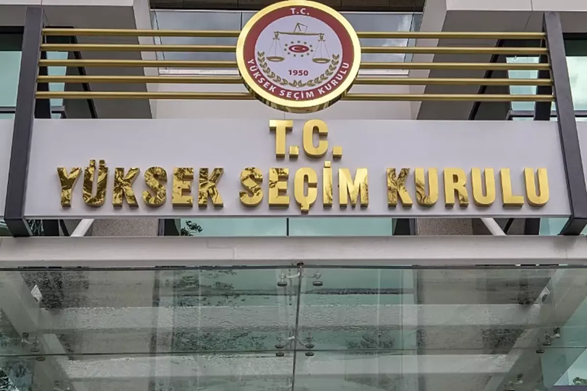 YSK yarın CHP\'de Olağanüstü Kurultay gündemiyle toplanacak