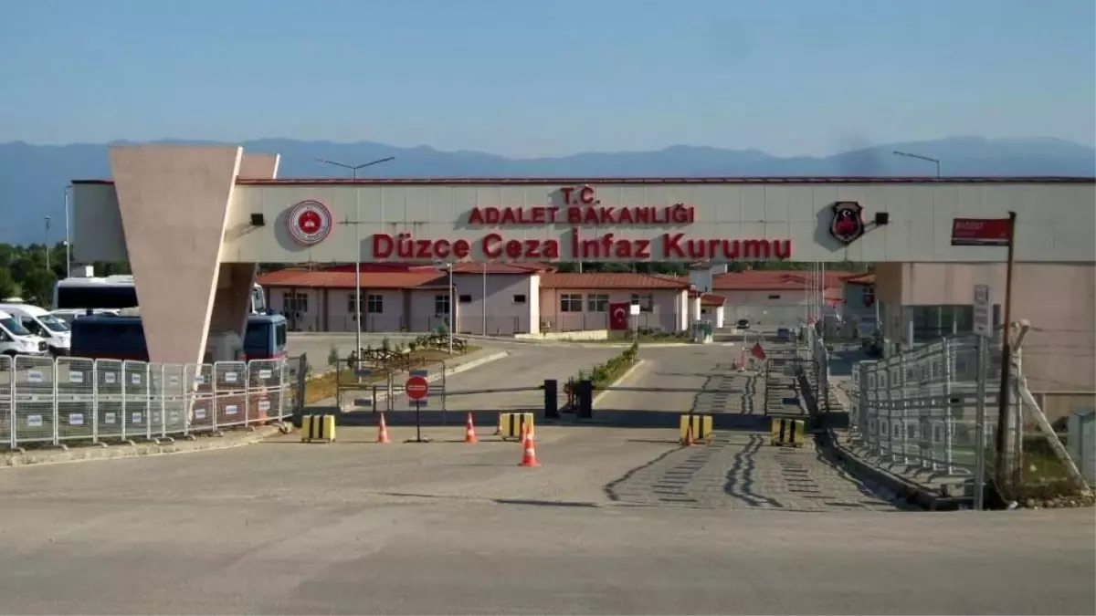 Düzce\'de 15 Yıl Hapis Cezalı Şahıs Yakalandı