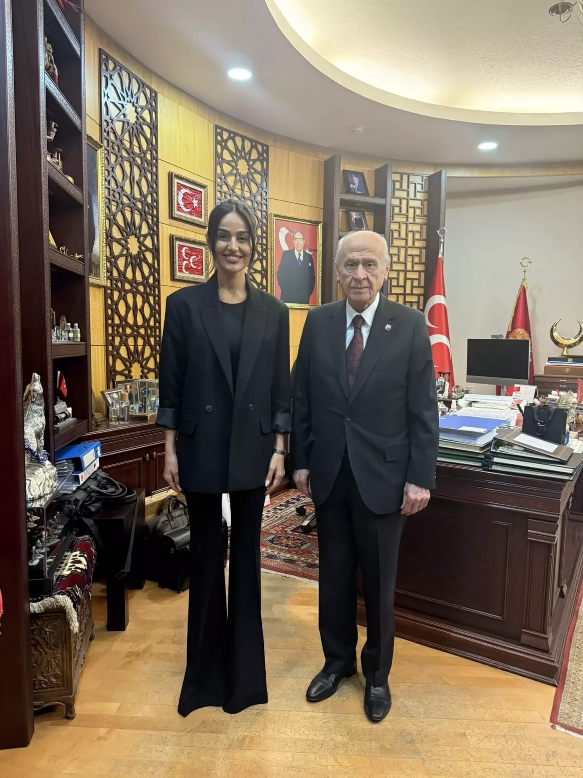 Bahçeli, \'Canların Türküsü\' Sanatçılarını Ağırladı