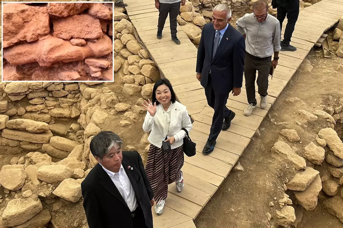 Bakan Ersoy: Göbeklitepe\'de Neolitik Çağ\'ın ritüellerine ışık tutacak insan heykeli bulundu
