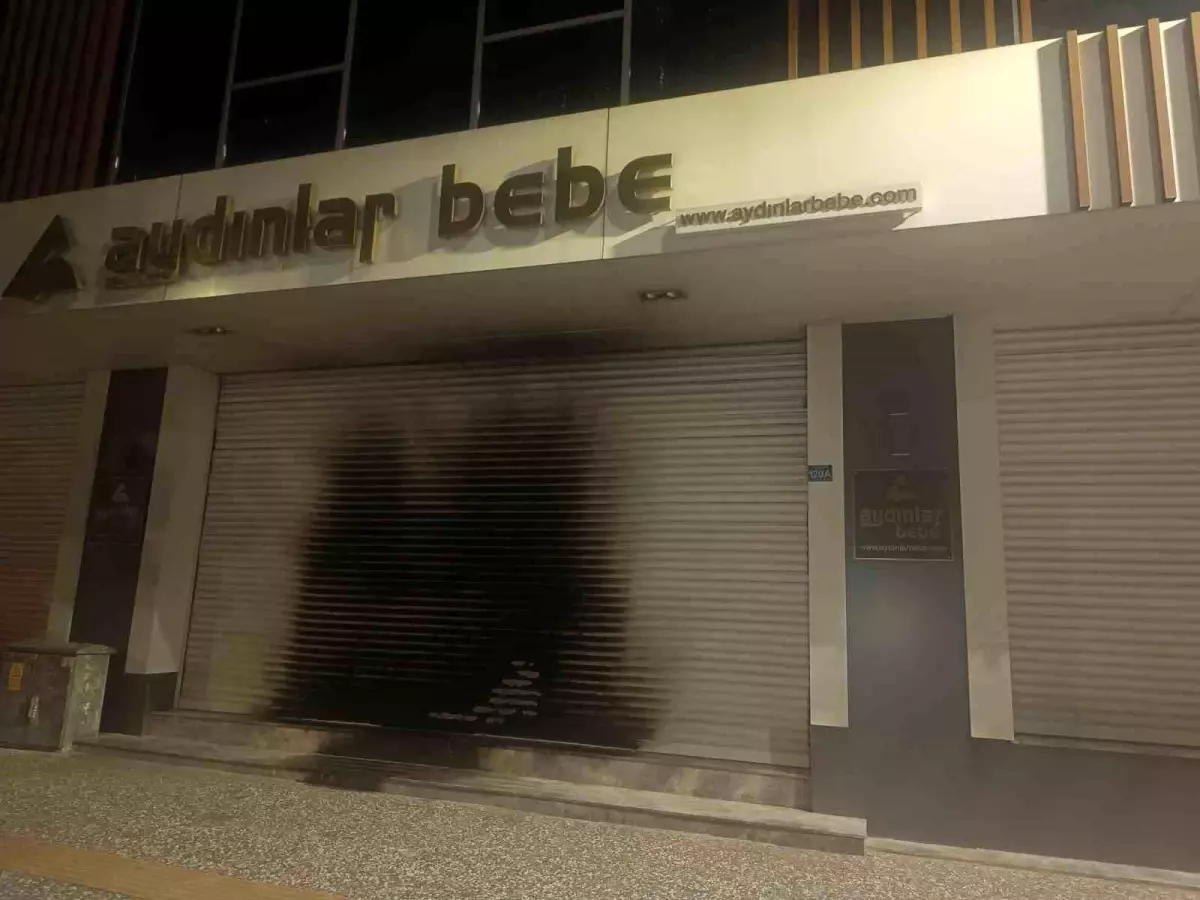 Bursa\'da Giyim Mağazasına Kundaklama