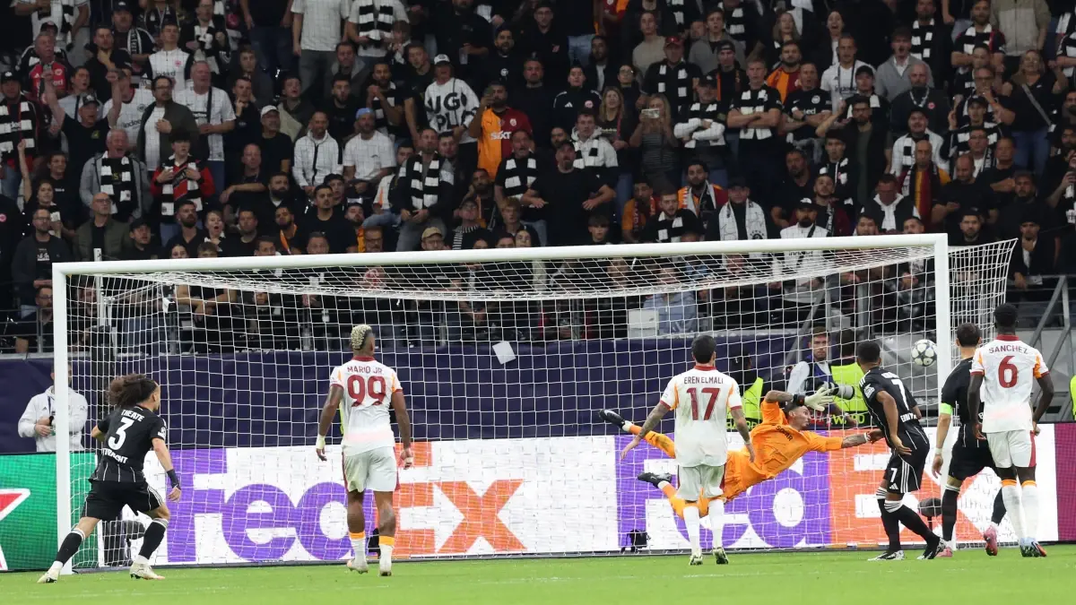 Galatasaray, Frankfurt\'a 5-1 Yenilerek Serisini Kaybetti