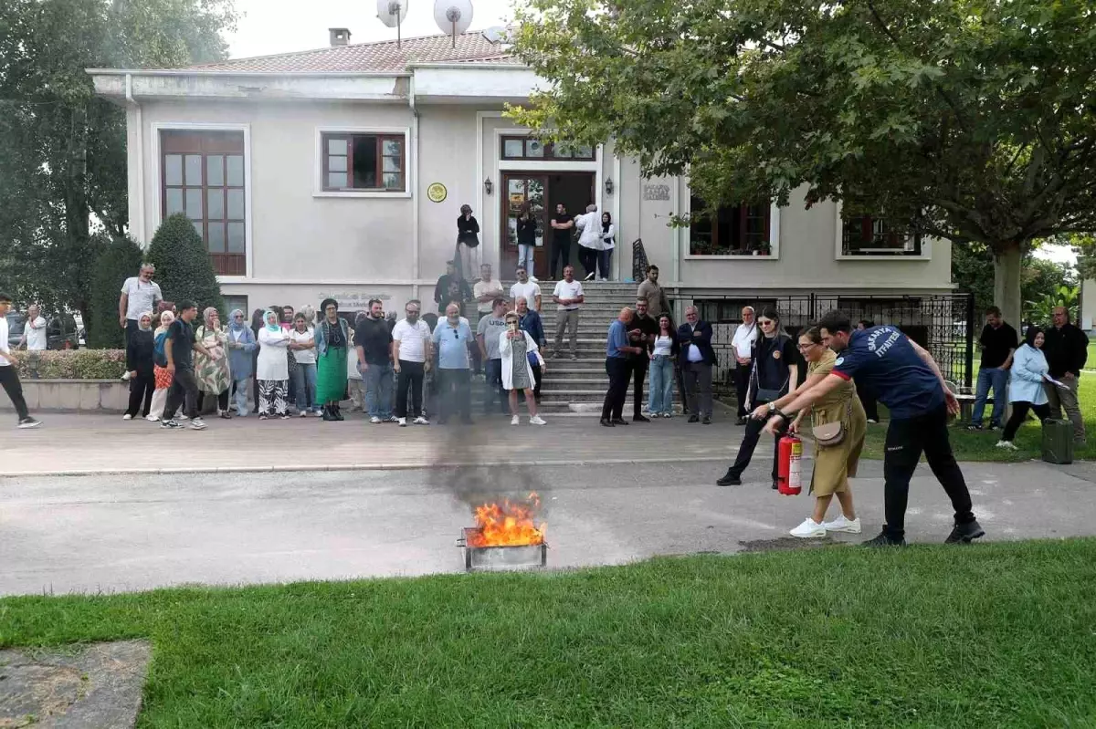 Sakarya Belediyesi\'nde Yangın Eğitimi