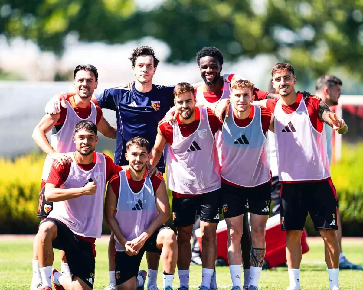 Kayserispor TFF\'ye 27 Kişilik Kadrosunu Bildirdi