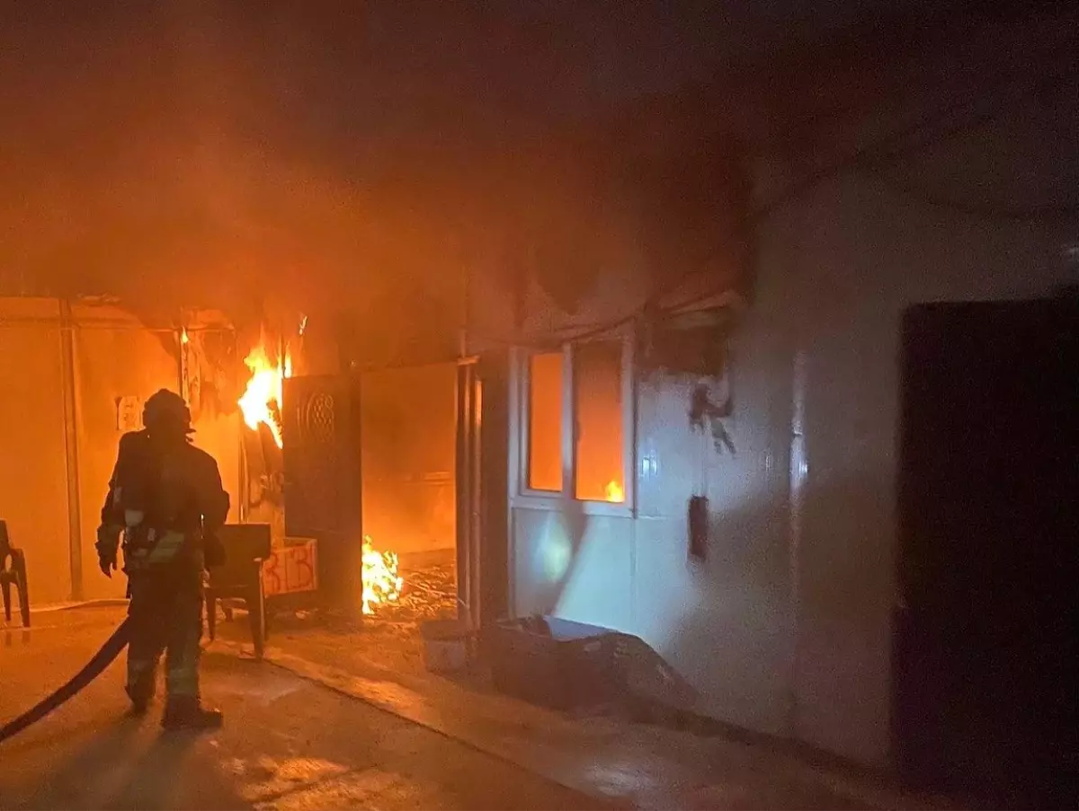 Hatay\'daki Şantiye Yangını Kontrol Altına Alındı