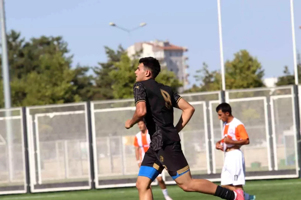 Talas Belediyespor U19\'un Golcüsü Mahir Işkın Sezona İki Golle Başladı