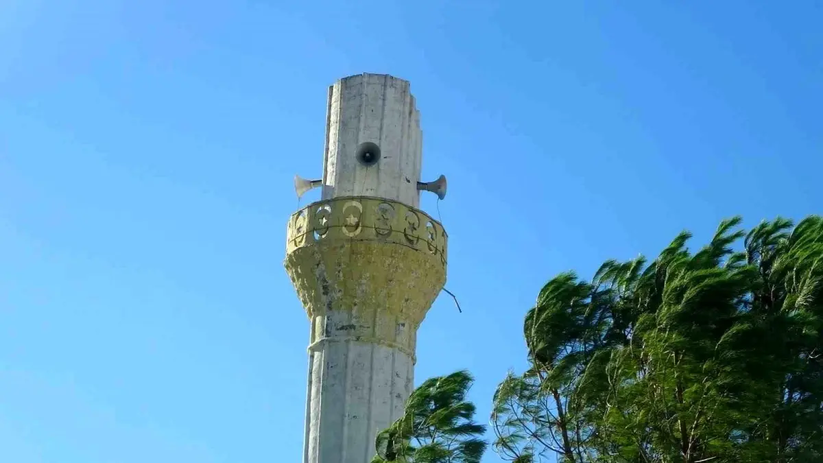 Muğla\'da Şiddetli Fırtına Büyük Hasar Verdi