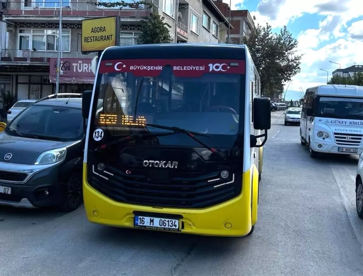 İnegöl\'de Minibüs Yayaya Çarptı