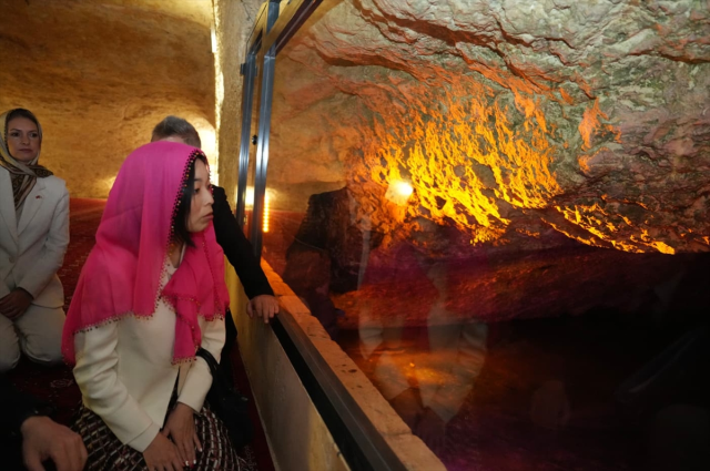 Şanlıurfa'yı ziyaret eden Japon Prensesi Mikasa'nın ilk durağı Balıklıgöl oldu Şanlıurfa'yı ziyaret eden Japon Prensesi Mikasa'nın ilk durağı Balıklıgöl oldu