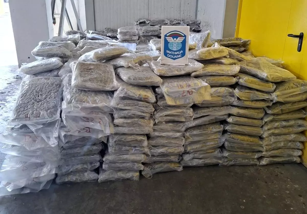 Edirne\'de Freze Makinesinde 739 Kilo Esrar Ele Geçirildi