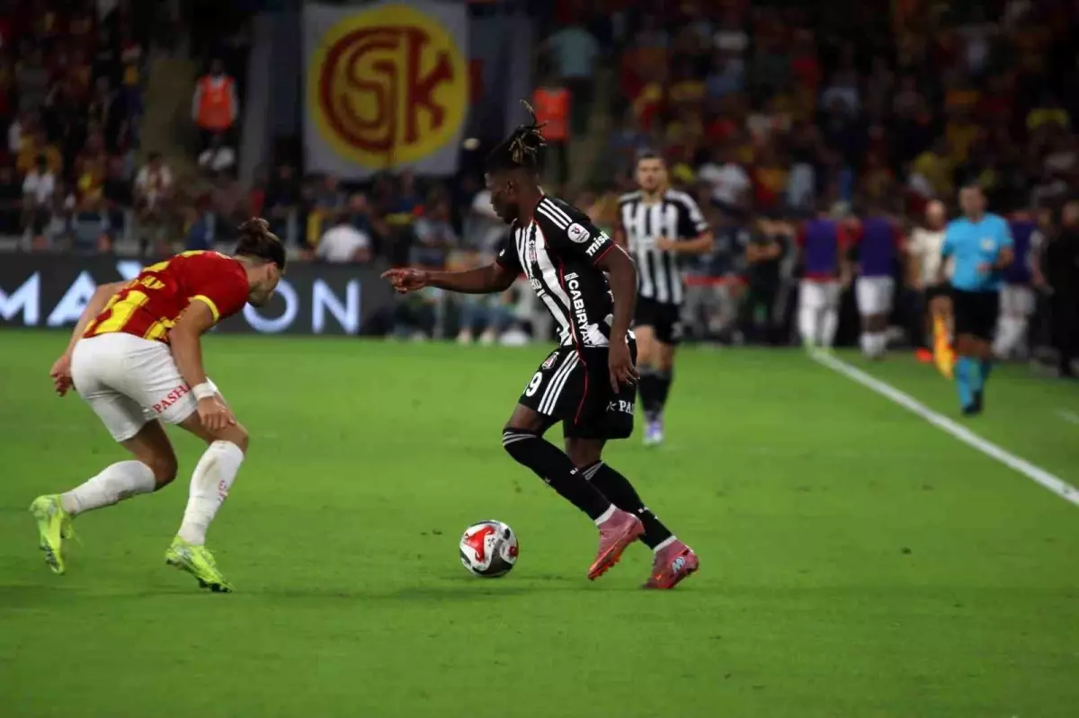 Göztepe, Beşiktaş\'ı 3-0 Mağlup Etti