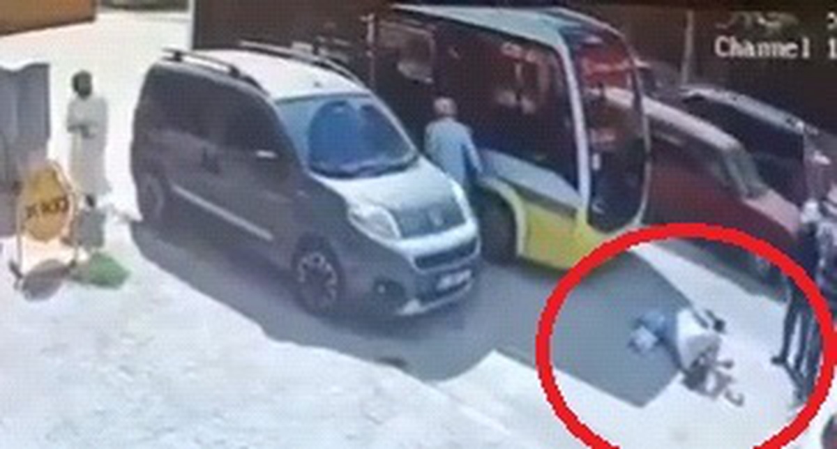 İnegöl\'de Minibüs Çarpması: 1 Ağır Yaralı