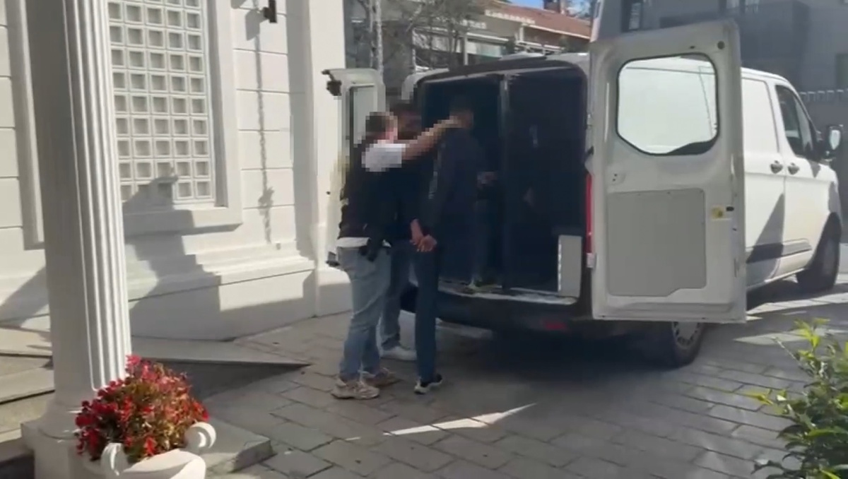 Beşiktaş\'ta Kokaine Gizli Bölme Şoku