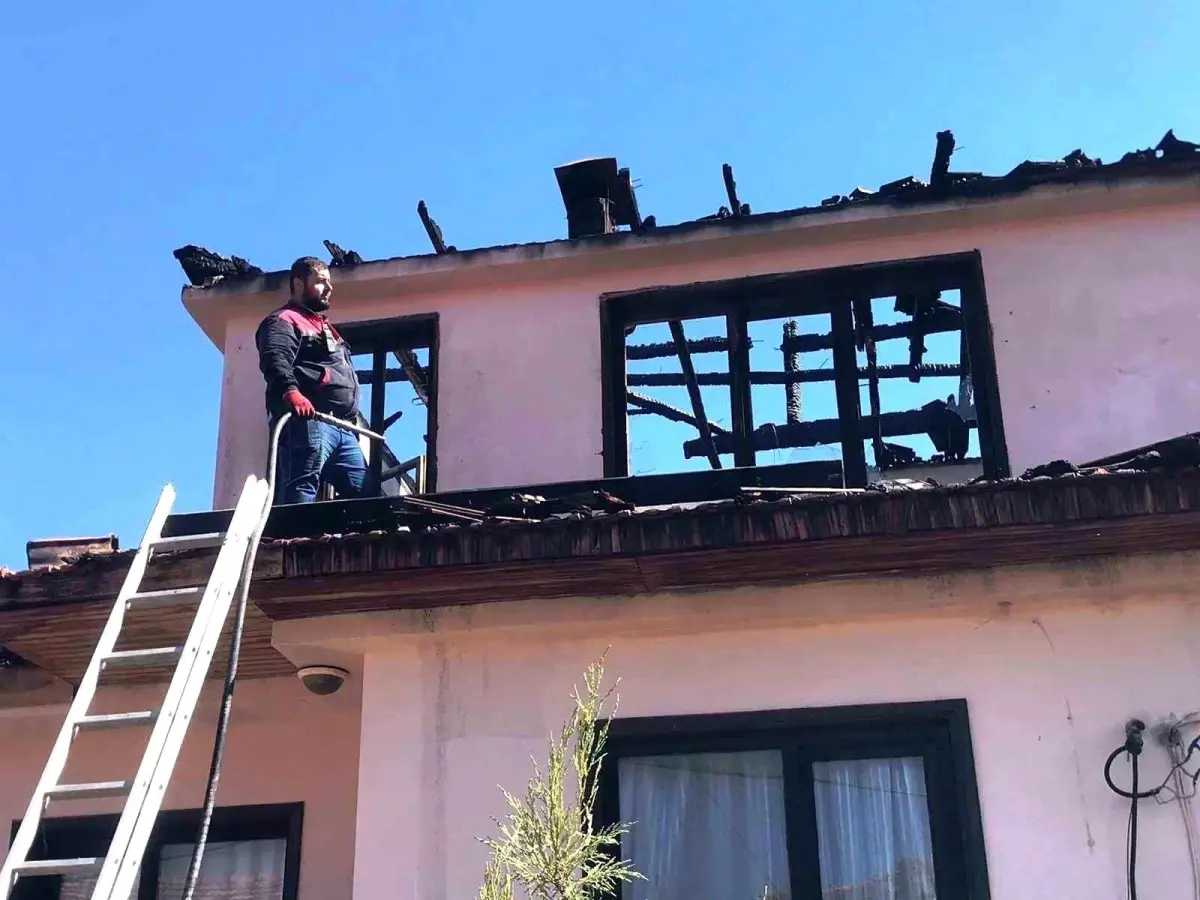 Kütahya\'da Gözleme Yaparken Çıkan Yangın Korkuttu