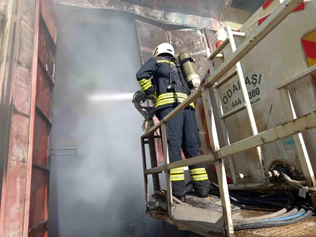 Diyarbakır\'da Yangın Kontrol Altına Alındı