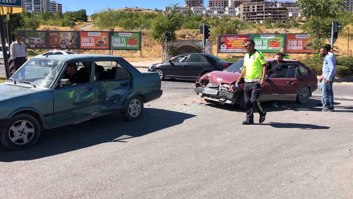 Elazığ\'da Trafik Kazası: 1 Yaralı
