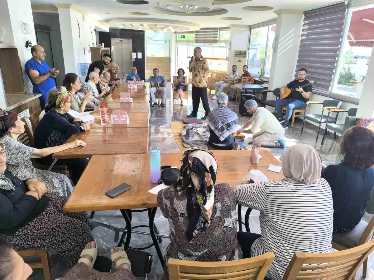 Huzurevi Sakinlerine Unutulmaz Sıra Gecesi