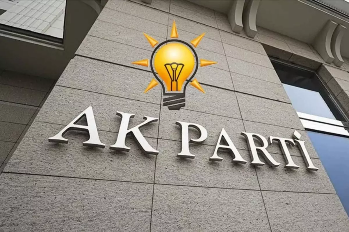 İstifa dalgasının ardından AK Parti\'den ilk açıklama: 8 ilde yeni yönetimler göreve başlayacak