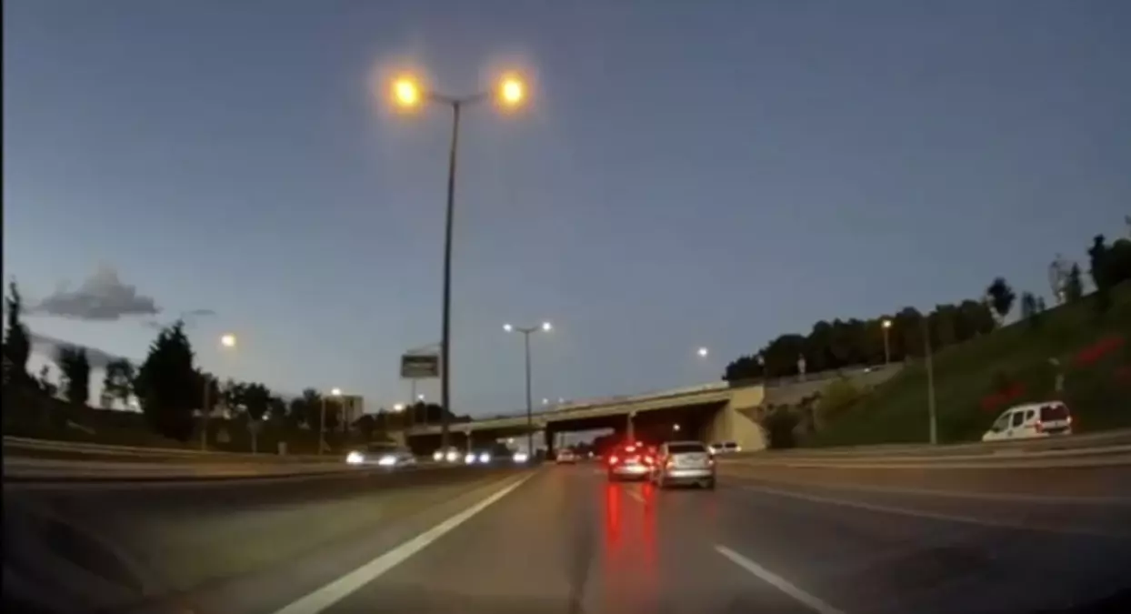 Kartal\'da Trafik Tacizi: Kaza ve Kaçış