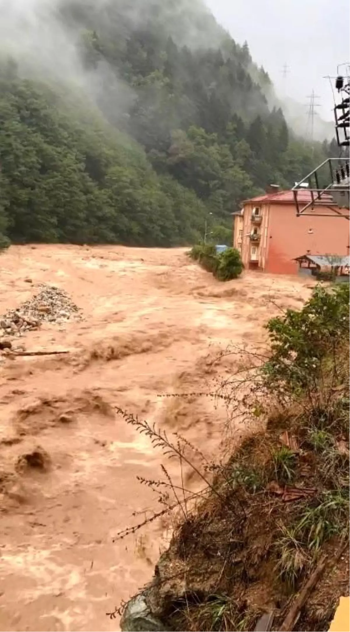 Rize\'de Şiddetli Yağışlar Etkili Oldu