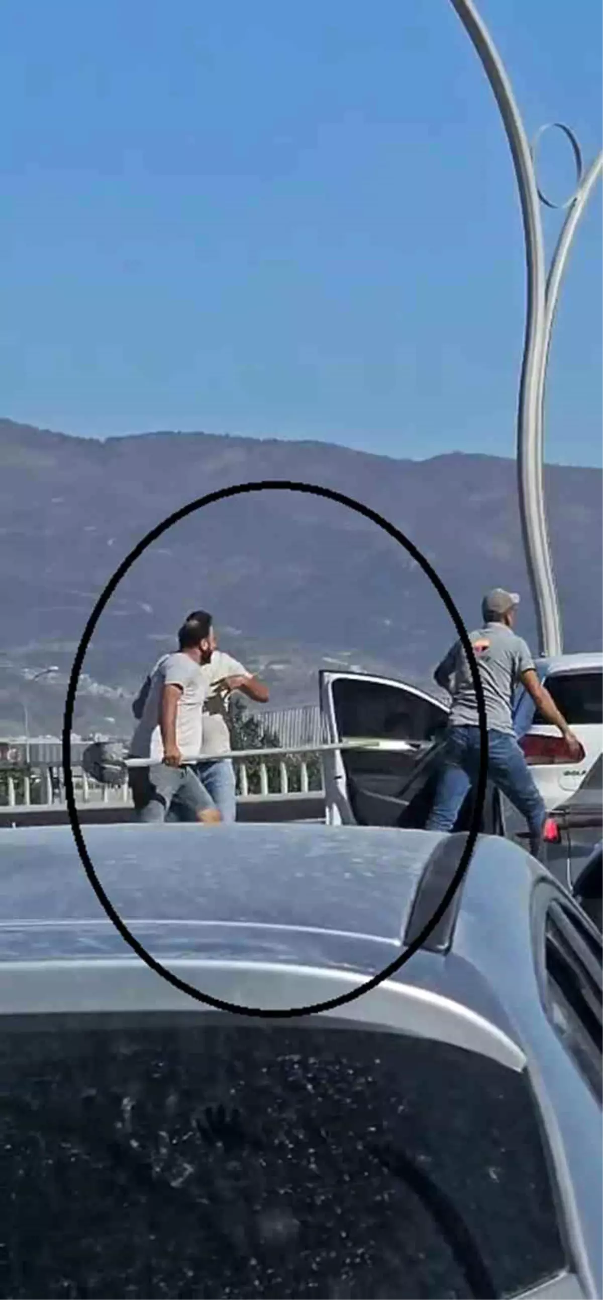 Hatay\'da Trafik Kavgasında Kürekli Saldırı