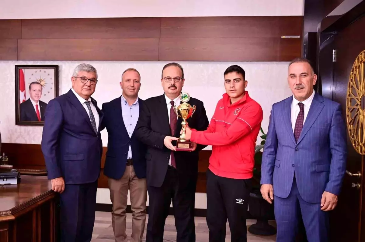 16 Yaşındaki Muaz Erdem Madran Altın Madalya Kazandı