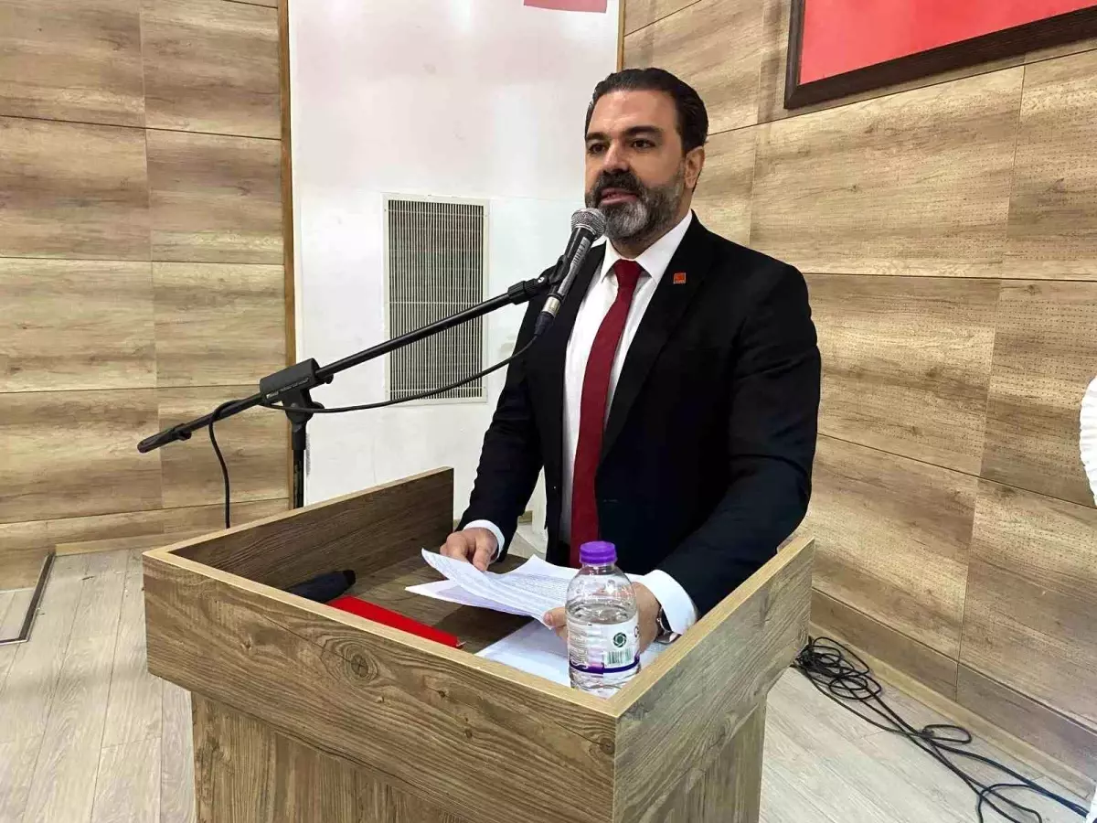 Alaşehir CHP\'de yeni başkan Raşit Köşlü