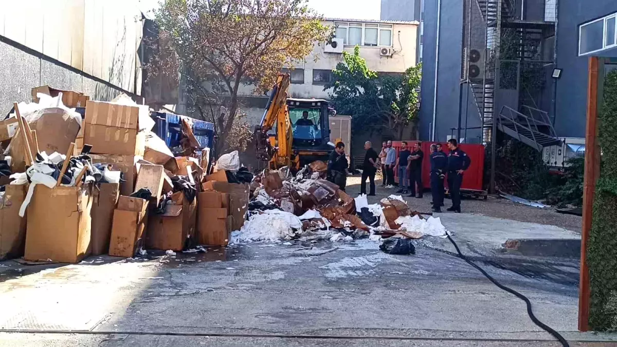 Ataşehir\'de Fabrikada Yangın