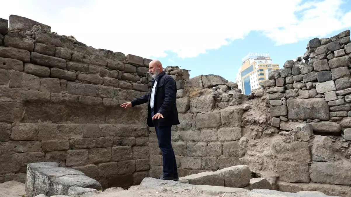 Kayseri\'nin İlk Medresesi Hoca Hasan Medresesi Kazı Çalışmaları Devam Ediyor