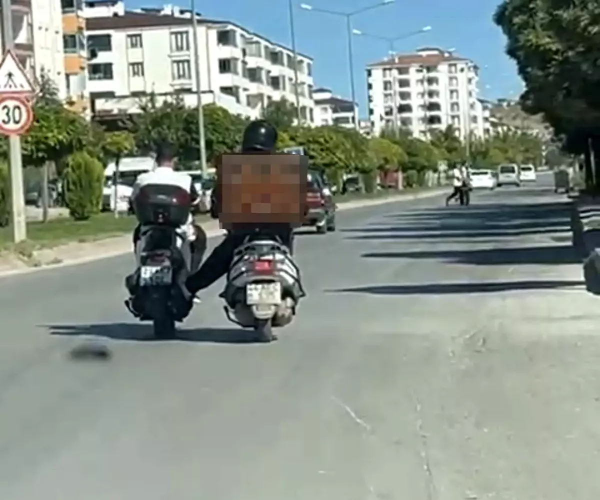 Motosikletten Motosiklete Tehlikeli Yardım