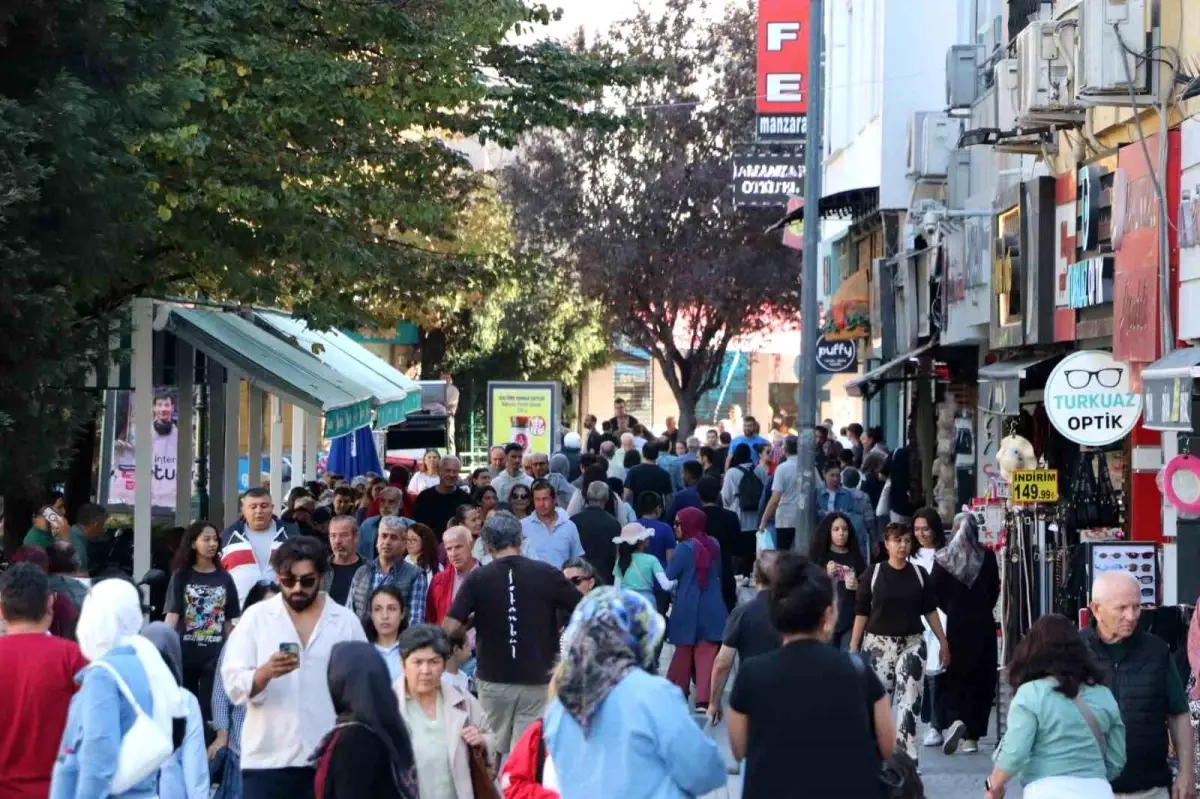 Eskişehir\'de Bahar Havası Kalabalık Yarattı