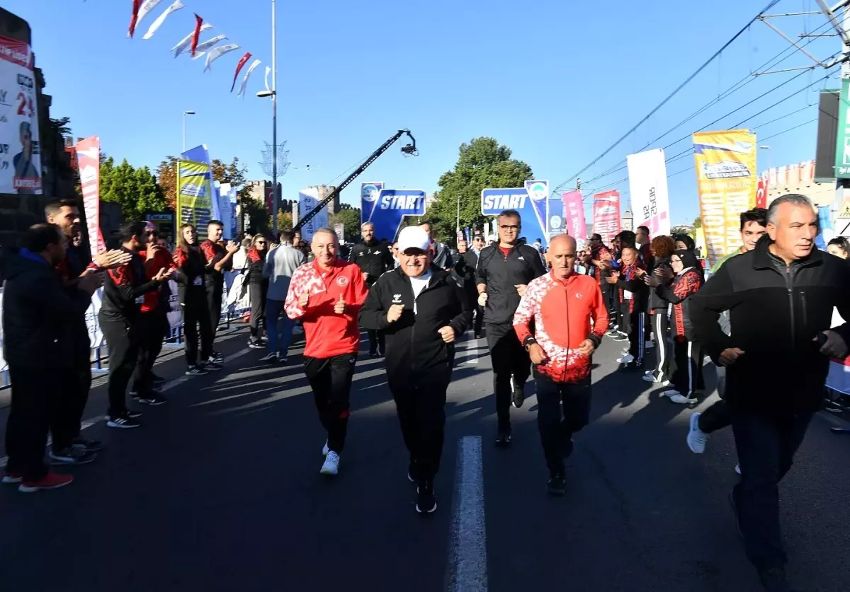 Kayseri Yarı Maratonu\'nda Sporun Birliği