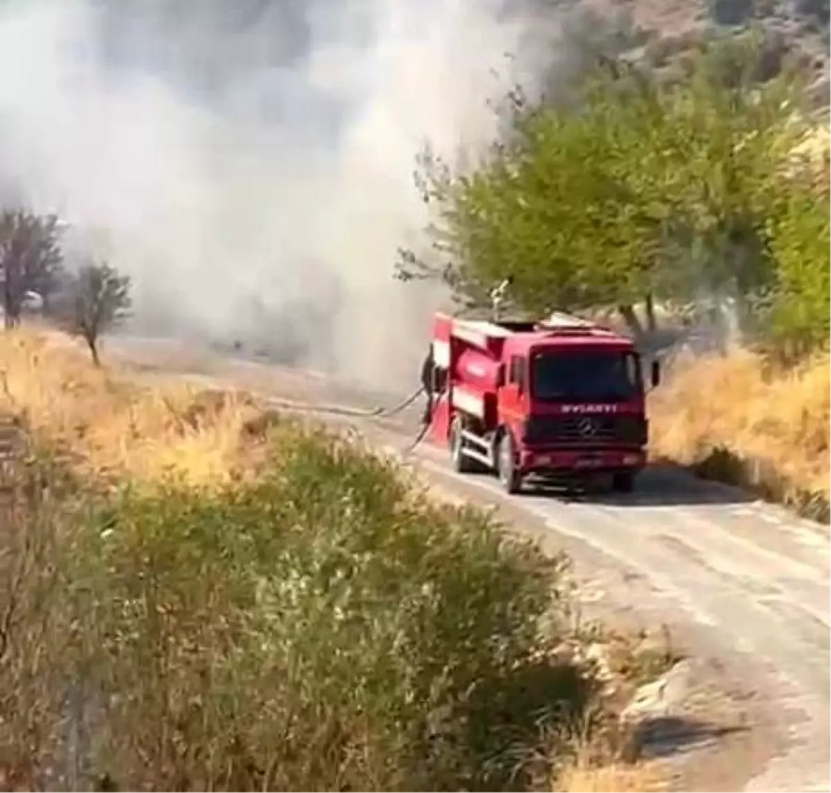 Adıyaman\'da Bahçe Yangını Korkuttu