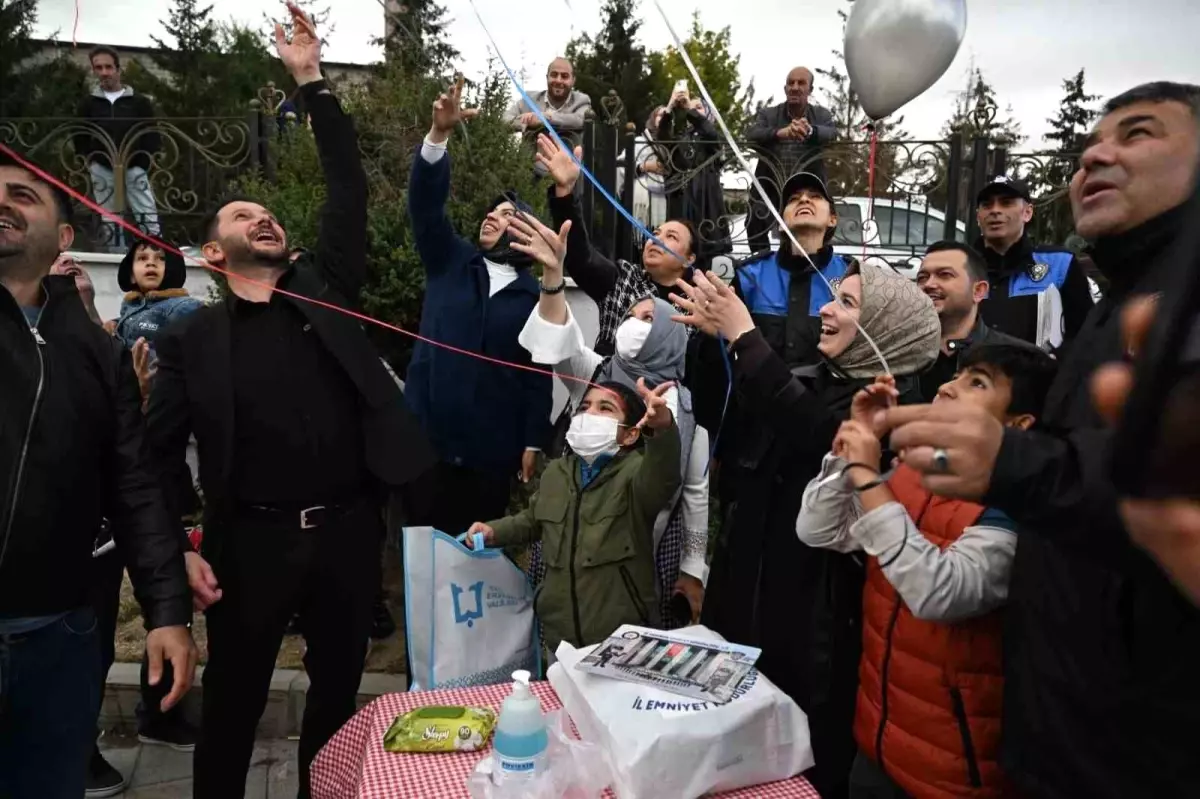 Lösemi Hastası Talha İçin Kutlama