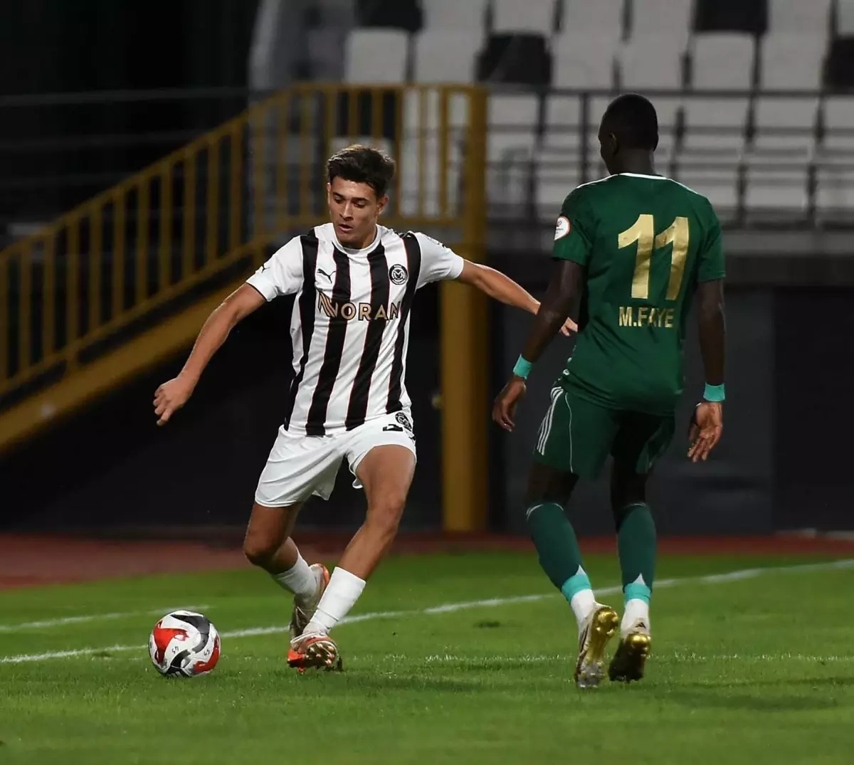 Manisa FK, Esenler Erokspor\'a Yenilerek Tehlikeye Girdi