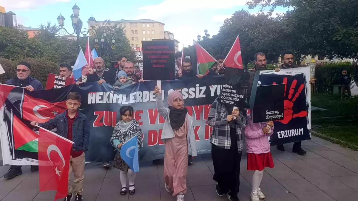 Erzurum\'da Sağlık Çalışanlarından Gazze Protestosu
