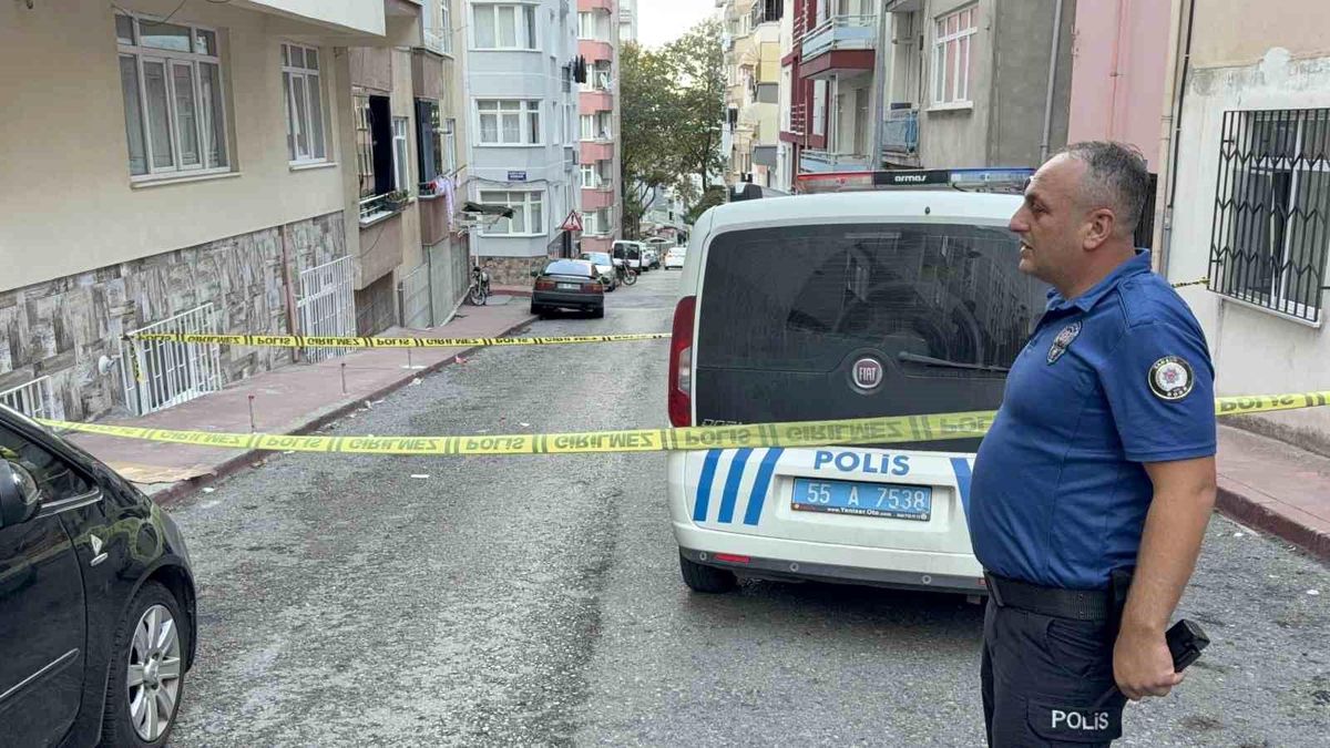 Genç Kadın Çatından Atlayarak İntihar Girişiminde Bulundu