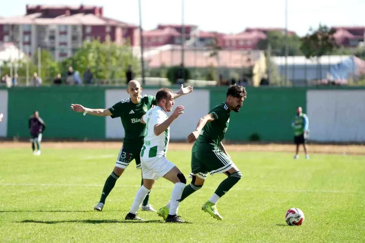 12 Bingölspor, Yeşilyurtspor\'u 2-0 Mağlup Etti