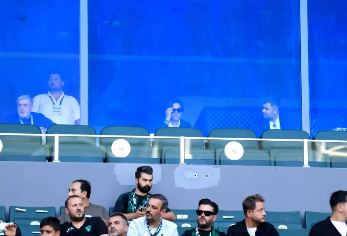 Montella, Kocaelispor-Rizespor Maçını İzledi