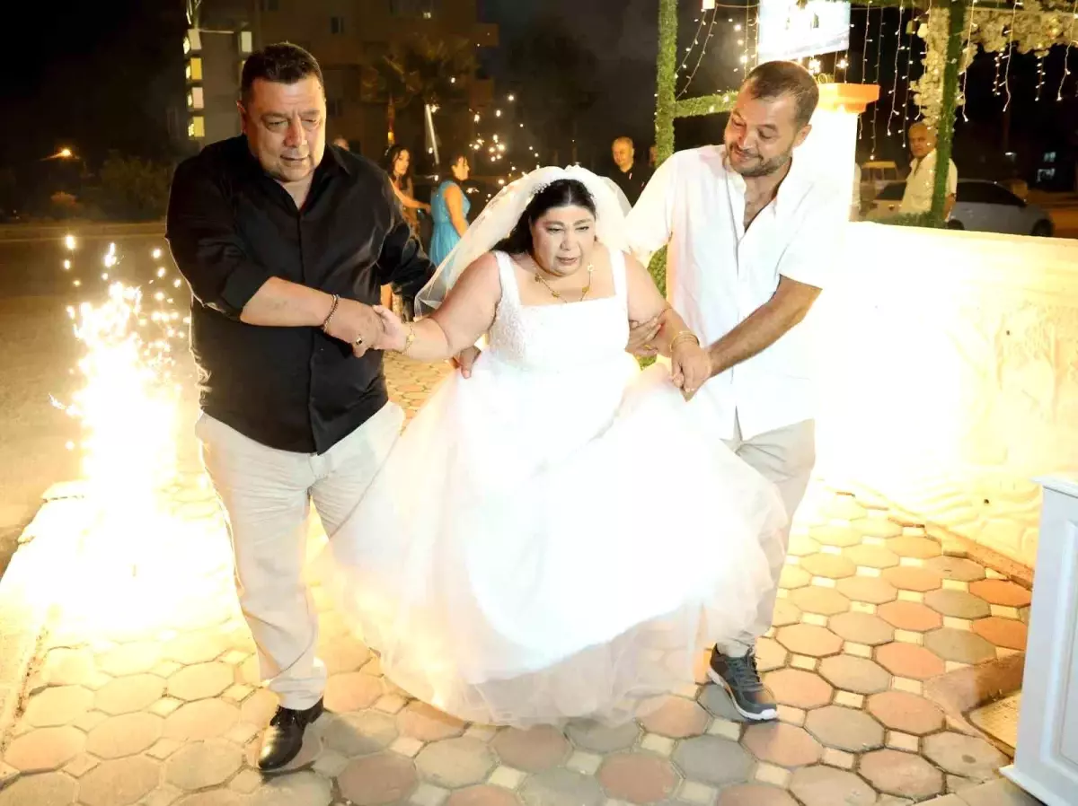 Zihinsel Engelli Kadının Gelinlik Hayali Gerçekleşti