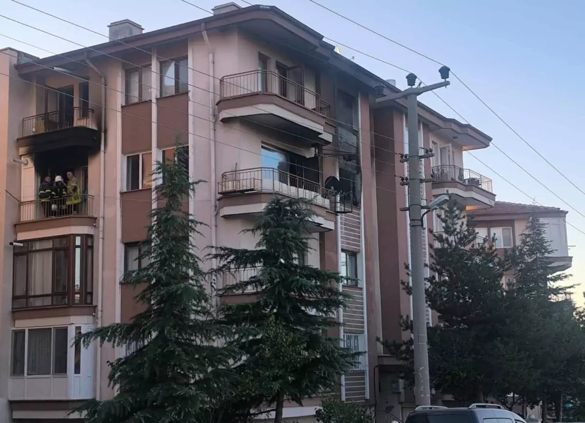 Afyonkarahisar\'da Yangın: 81 Yaşındaki Kadın Hayatını Kaybetti