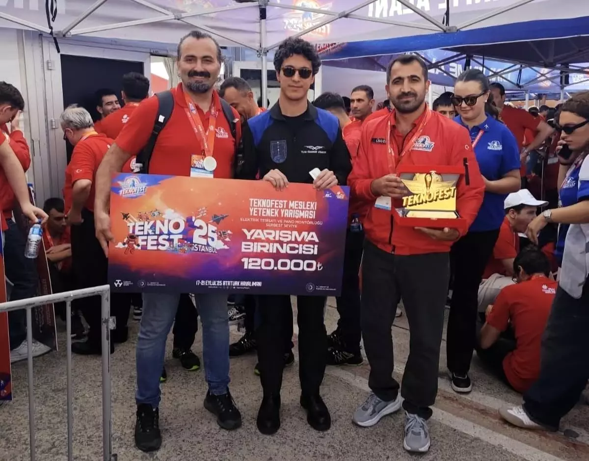 Aşkaleli Arif Ünver, TEKNOFEST\'te Türkiye Birincisi Oldu