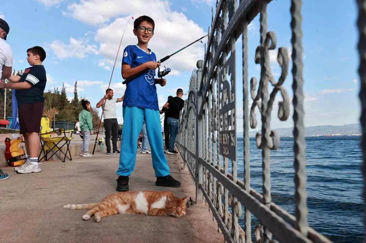 Gebze\'de Baba-Çocuk Balık Tutma Etkinliği Coşkuyla Gerçekleşti