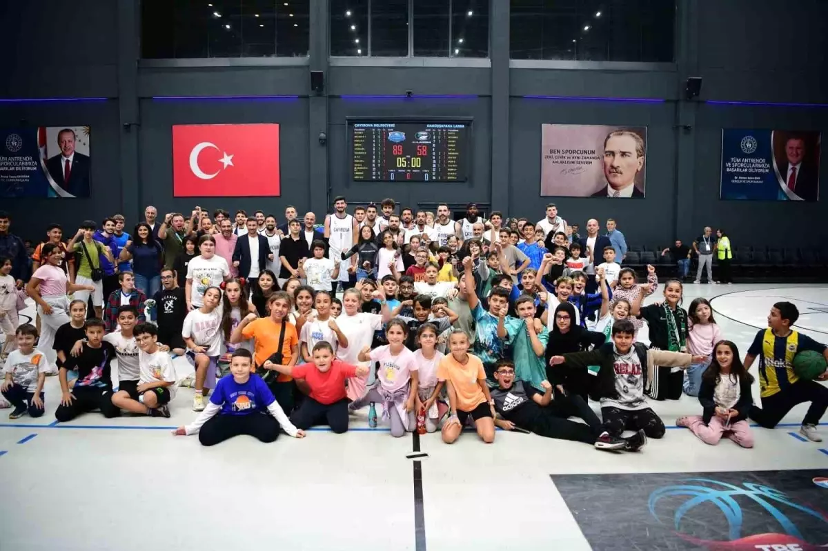 Çayırova Belediyesi Basketbol Takımı, Darüşşafaka Lassa\'yı Farklı Yendi