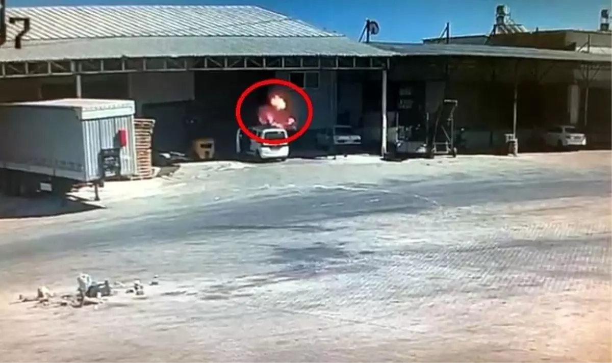 Antalya\'da toptancı halinde patlama: 1 ölü, 3 yaralı