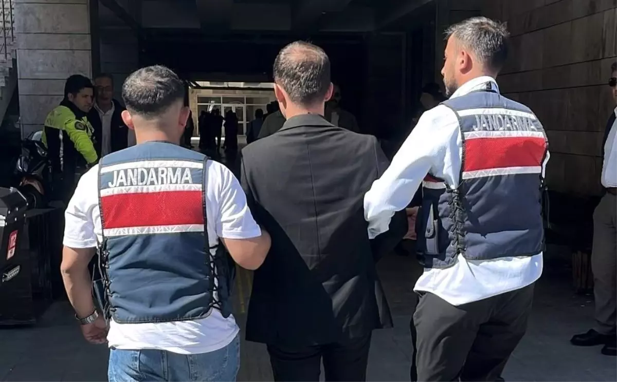 Dolandırıcı Jandarmanın Takibiyle Yakalandı