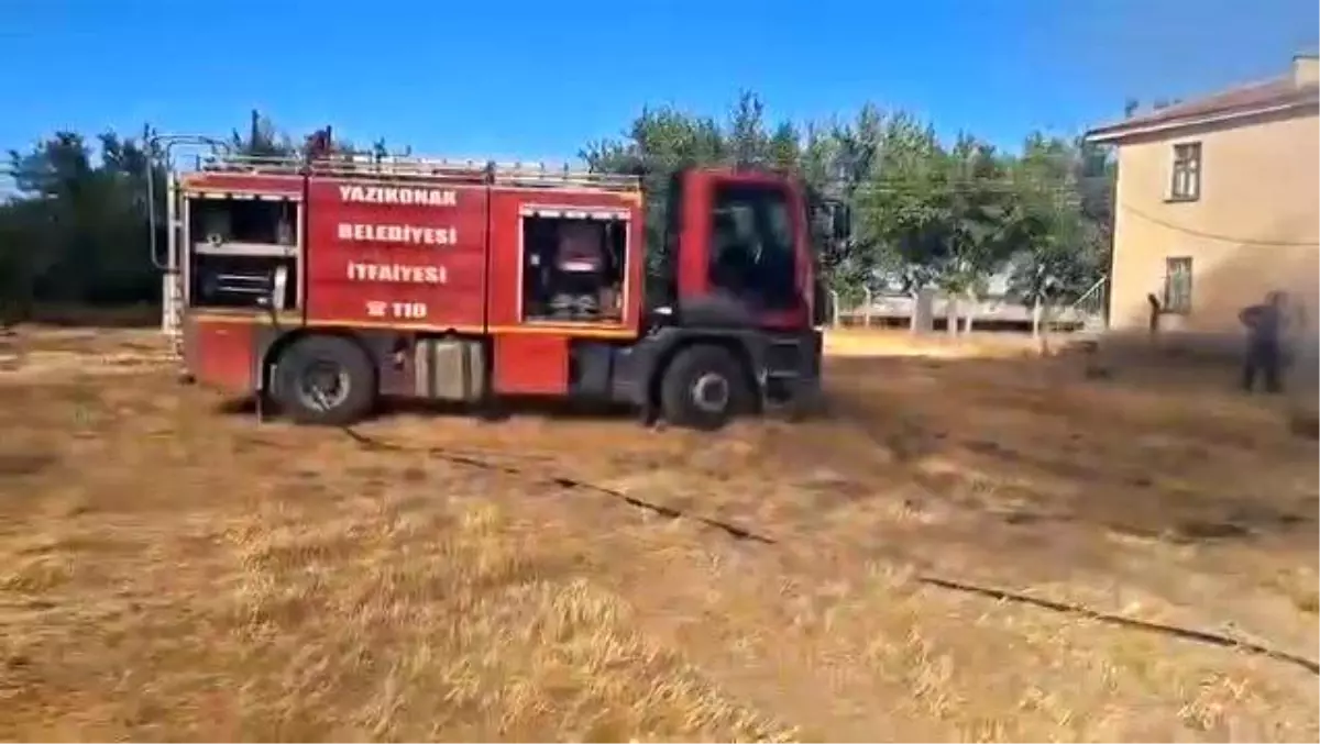 Elazığ\'da Ahır Yangını Kontrol Altına Alındı