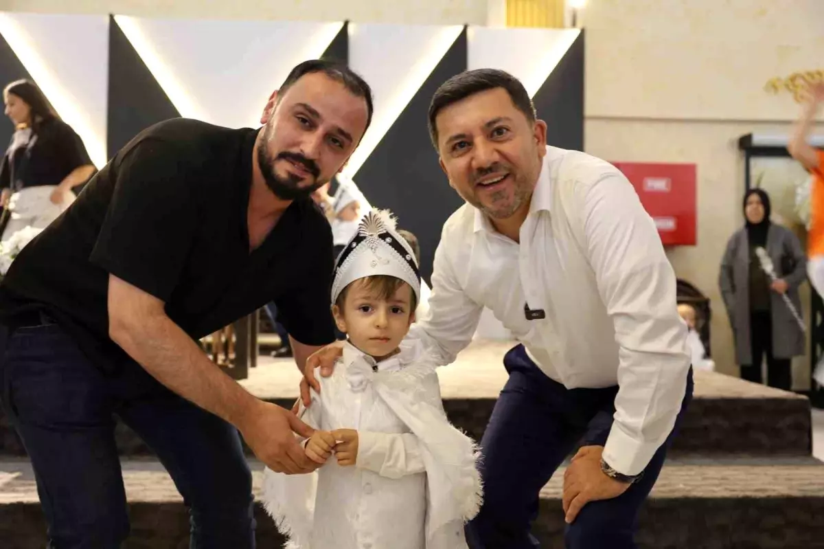 Nevşehir\'de Geleneksel Sünnet Şöleni Renkli Görüntülerle Gerçekleşti